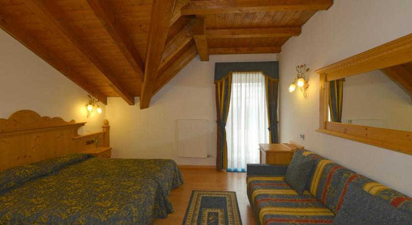 Hotel La Torretta Passo del Tonale Pokoj fotografie